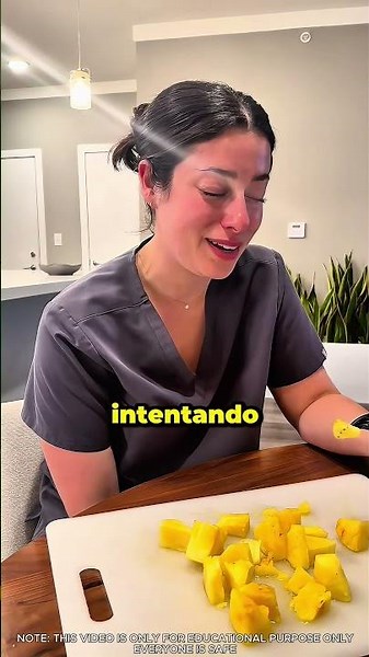 Probó la piña por primera vez y enseguida se arrepintió #reaction #firsttry