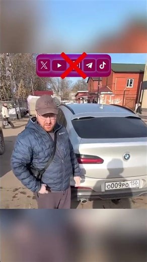 The driver parked his car in a free space, but the man in the BMW didn't like this arrangement.