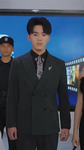 Dumped by unfaithful GF—poor guy gets Super Cashback sys100k x cashback, gets $100B, marries beauty. #drama #cdrama #chinesedrama #dramachinese #DramaWatch #dramashorts #system #viralvideo #fantasy #timetravel #chinesedramalovers #dramalovers | Drama Watch