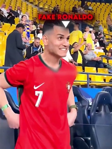 Neymar & Ronaldo React To Their Lookalikes. 🤣