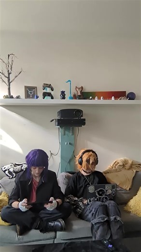 don't judge my music >:( @Noctule Cosplay as Jirou #denkikaminari #denkikaminaricosplay #mhacosplay #jiroukyouka #jiroukyoukacosplay