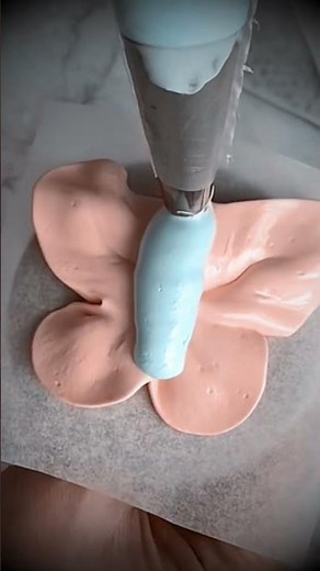 "How to Make Butterfly Cake Toppers with Royal Icing 🦋 | Easiest Trick You’ll Ever Try!"