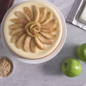 We've combined two favorites in our Baked Apple Pie Cheesecake. http://kraft.us/2wJ0uD2 | My Food and Family