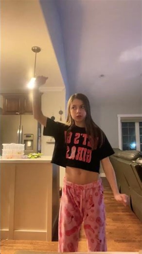 LEFT CHEEK RIGHT CHEEK #dance