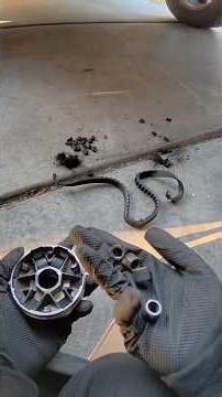 Scooter 🛴 Recovery E02 ❤️‍🩹 The Discovery — Destroyed rollers, #variator #cvt belt #50cc #moped