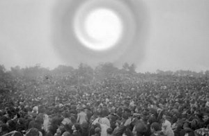 13 octobre à Fatima : le miracle de la « danse du soleil » Récit d’un évènement surnaturel inédit survenu après la dernière apparition