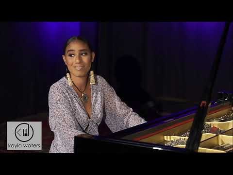 MUST WATCH.....Kayla Waters INCREDIBLE live intro for her single 'Signs and Wonders'.