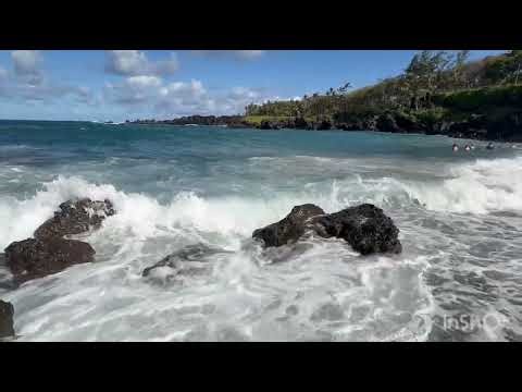 Luau & Black Sand Beach 😍