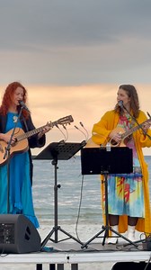 Mazs mirklis no vakardienas… mūsu Bimini tepat – jūras krastā, Rojā… 🌊🧡 Paldies Anitrai Toomai par video! | Anta Engele Singer