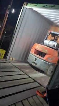 Cargando 4 Autos en 1 contenedor de 40 Pies - car shipping - container load