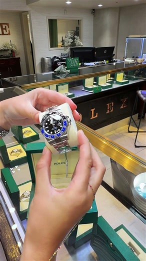 The Rolex GMT-Master II Batman never misses. 🔵⚫