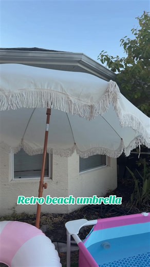 Adorable Retro Beach Umbrella You Need This Summer