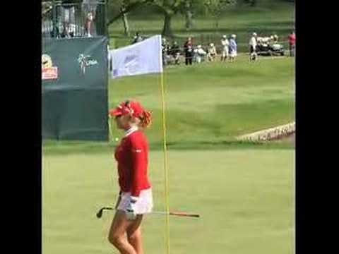 Natalie Gulbis and her cute Golf Skirt