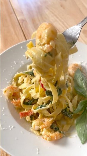 Creamy Prawns Pesto Spinach Pasta- A Perfect Date Dish Recipe
