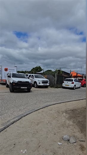 🎉 Our brand new Mobile & Education Clinic is here! 🧡 Thanks to the incredible support of @welttierschutz Welttierschutzgesellschaft (WTG), our loyal partner since 2018, we’re rolling into Khayelitsha with something truly special - a custom-built Mobile and Education Clinic trailer! Designed with care and built with love, this trailer gives our team and community a cleaner, safer, quieter, and more private space to treat pets in need. It allows us the time to truly connect with each pet owner a