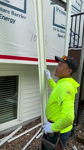 139K views · 493 reactions | Siding job #construction #professional #tips #tricks #reelsviral | willyln300 | Facebook
