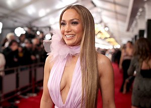 Jennifer Lopez Debuts Major Hair Transformation With New Pixie Haircut