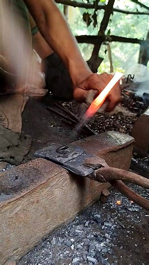 Hot steel rod forging with hands #blacksmith #metalwork #weldinglife | Mechanical Zone