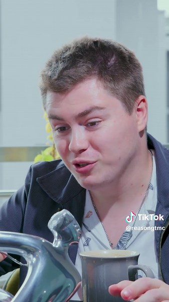 Navigating First Date Disasters: Smooth Talk or Compliments?