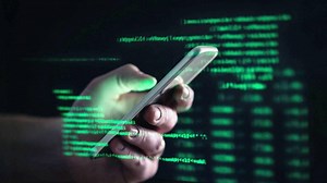 « On peut tout extraire » : comment des hackers peuvent fouiller dans votre téléphone même s’il est éteint