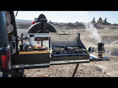 JEEP KITCHEN SET UP- HOW I COOK/EAT WHILE LIVING ON THE ROAD FULL TIME OUT OF A JEEP WRANGLER