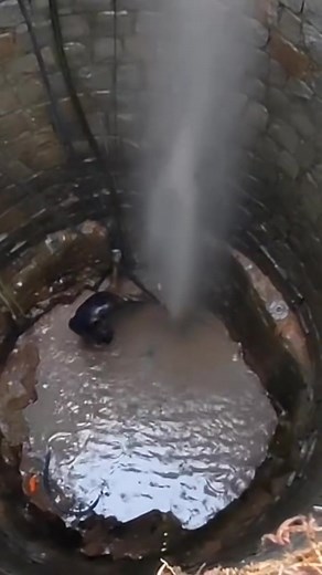 🫣🫣🫣👍 . ... .. 🚜🚜 #viral #trending #Facebook #machine #water #Indian #borewell #jugaad #underground #worker #farmer #खेतीबाड़ी | Hariram Rathor