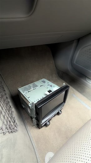 Porsche, o masina des intalnita la noi in locatie a venit pentru upgrade la Navigatie Android dual screen. Montaj la Navi ABC Targoviste