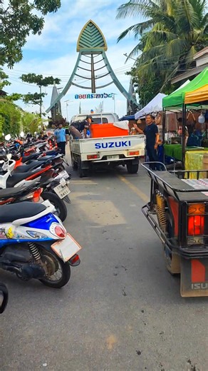 Setting up for Loy Krathong festivities tonight 🥳🇹🇭 | Mike Abroad