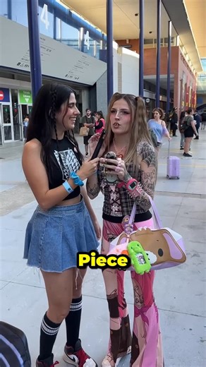 ElviraYuki on Instagram: "One Piece o Attack on Titan #onepiece #attackontitan #otaku #japanweekend #luffy"