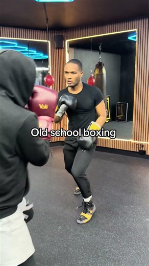 This drill WILL improve your timing & distance #boxing #boxeo