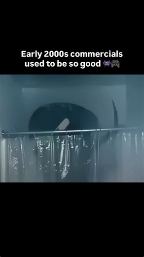 Alien vs. Predator: Extinction (2003) game commercial for Xbox Visit Newretro.Net for the best and affordable retro outfits - Link in bio! Hashtags: #scifi #vintagescifi #scifiart #retroart #art | Vintage Sci-fi