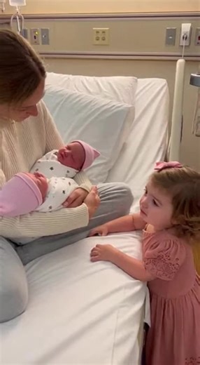2-Year-Old's Heartwarming Reaction to Newborn Twins