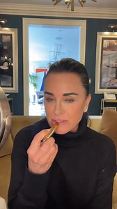 I always look and feel my best when I’m wearing makeup, even if I’m just running out for errands! I’m so happy I got to team up with my friends at Laura Geller on my Everyday Ritual Kit. This makeup set has everything you need to get ready fast and put your best face forward! | Kyle Richards