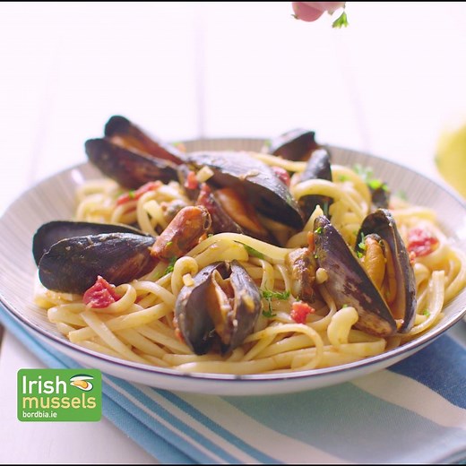 136K views · 666 reactions | For a quick and easy mid-week meal try this scrumptious Chilli and Garlic Flavoured Mussels with Pasta! Click here for the full recipe: https://goo.gl/l3iv3d | Bord Bia - Irish Food Board | Facebook