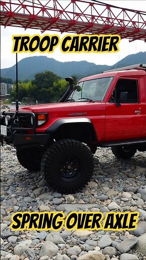 Spring over axle lifted Land Cruiser 70 troopy