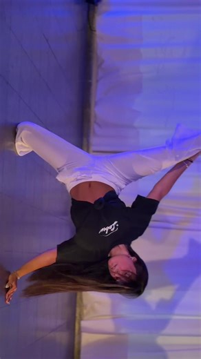 Un videito bailando una coreo de la mejor @Ara Franco ⋆⭒˚｡⋆ 💙 #contemporaneo #baile #coreografia #fyp #viralvideo
