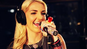 R5 Rocks That Rock with Ring Pop!