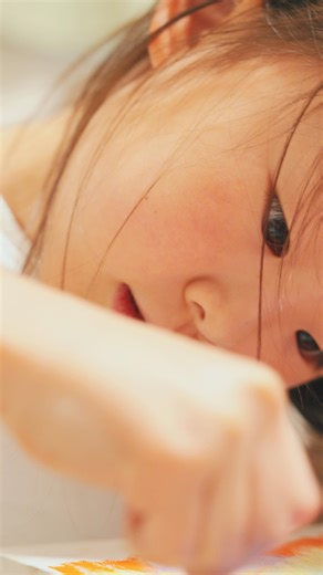 想い出の窓 on Instagram: "🎨 想い出の窓 – 子どもたちと創るARTイベント さまざまな環境でがんばる子どもたちと、一緒にかけがえのない想い出を作るARTイベントを開催します。 2月23日（月）、目黒区の放課後等デイサービス「碑Studio」さんと一緒に、障がいのある子どもたちとキャンバスに絵を描く体験を行います。完成した作品は、家に飾っていつでもその日の思い出を感じられる“想い出の一枚”になります。 今回のイベントでは、制作の様子も撮影して、後日ショートドキュメンタリーとして公開予定です。子どもたちの表情や、その日生まれる小さな物語までお届けできたらと思っています。 ⸻ 【活動を支えるご支援のお願い】 この想いを形にし、活動を続けるために、画材費のご寄付をお願いできれば幸いです。 寄付のご支援はもちろん、画材そのもののご提供も大歓迎です。 必要な画材（約20名分） • F3キャンバス • さくらクレパス24色 • クレパスワニス フィニッシュコート ※必要な画材はAmazonほしい物リストにまとめましたので、プロフィールリンクからご確認ください。 みなさまのあたたか