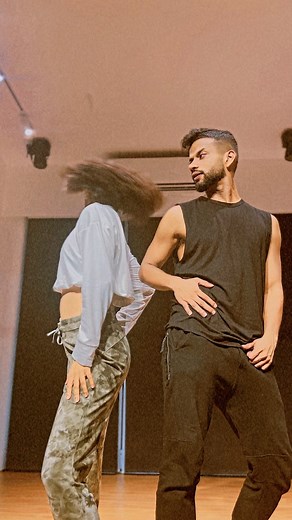 Shazeb Sheikh on Instagram: "#chillschallenge from @shalmiaow new album #2XSideB 🔥 She’s my inspiration for never having an excuse and getting everything you want as an artist and do all of this with surety and style 🔥 … Dancing with the elegance of @tanmehra 🧡 at my dance home @tangerineartsstudio 🧡 Beautifully choreographed by @the.movementhub @pooxxrad @kunaal.tmh @gurudev.ng"