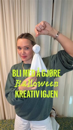 Fæbrik on Instagram: "HALLOWEEN nærmer seg, og det er lite som skremmer oss mer enn all plasten vi kommer til å kjøpe. Barna går i kostymer av plast, med godterispann av plast og ser på dekorasjoner av plast mens de spiser godteri pakket inn i plast🍬👻 Så la 2025 bli året vi snur plasttrenden og bli med oss å gjøre Halloween kreativ igjen! Lørdag 18. oktober arrangerer vi byttemarked og kreativt verksted for barn i @oslobukta ! Lever inntil 3 halloweenkostymer (strl. 0-10 år) i fæbrikbutikken f