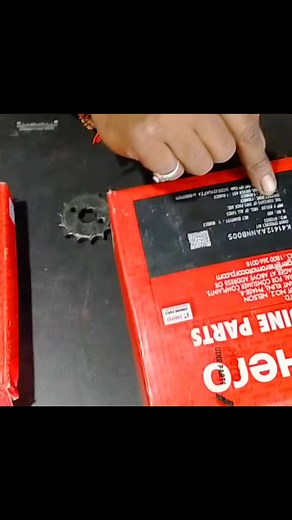 12 reactions | Hero Super Splendor Bs6 Chain Set Price #Chainsprocket #chainset #motorcycle #herosupersplendorbs6 #devautocenter | Ravi Prjapati Railpariya | Facebook