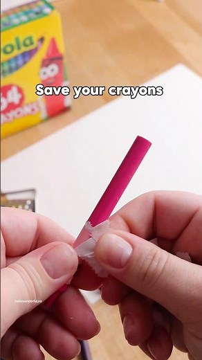 This melted crayon art is a creative way to use crayons and make new art! 🖍️ #kidscrafts