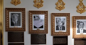 バイデン氏「史上最悪」、ホワイトハウスの歴代大統領肖像に説明書き