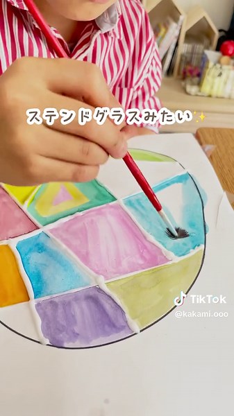 子供と一緒に楽しめる簡単な絵の具工作のアイデア