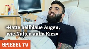 Erkan und Arash waren die Chefs des Mongols Motorcycle Clubs in Hamburg. Arash verprügelt einen Hells Angel auf dem Steindamm. Danach werden er und seine Freundin angeschossen, zuhause bei seinen Eltern. Die Täter wissen offenbar, wo er wohnt. (3/5) (21.07.2022) Oktober 2022 - Hinweis der Redaktion: Arasch Ruja legt Wert darauf, dass er: 1.) sich das Hakenkreuz nicht auf seinem Kopf tätowiert, sondern nur aufgemalt habe 2.) im Krankenhaus nicht gegenüber SPIEGEL TV geäußert habe, dass er »glaube