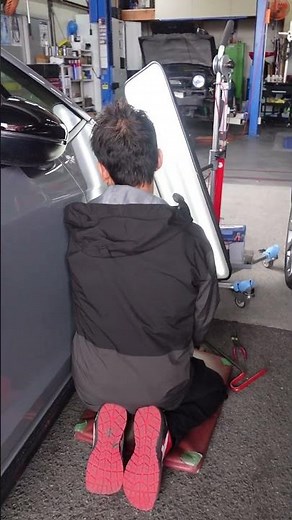 Repairing dents in Fit fenders with paintless dent repair #dentsmile #dentrepair #dents #painting...