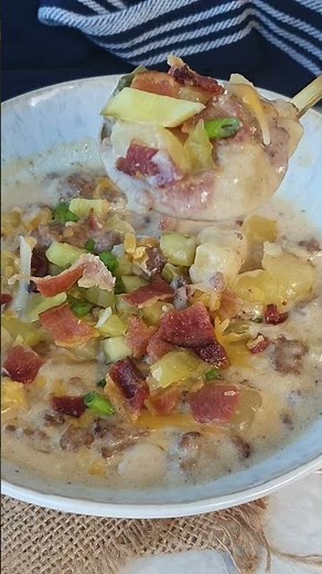 Bacon Cheeseburger Soup #soup #recipe #bacon #fall