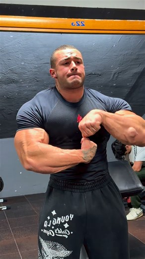 Svein Falzon on Instagram: "Healthy and natural @youngla code anomaly for 15% off the new Gold's Gym drop. Live rn"