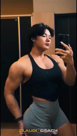 panjapa chumyan atleta IFBB figure pro da tailandia,categoria bodybuilder,coach,personal trainer