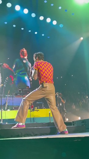 Bailes de Harry Styles: Movimientos, Estilo y Concordancia